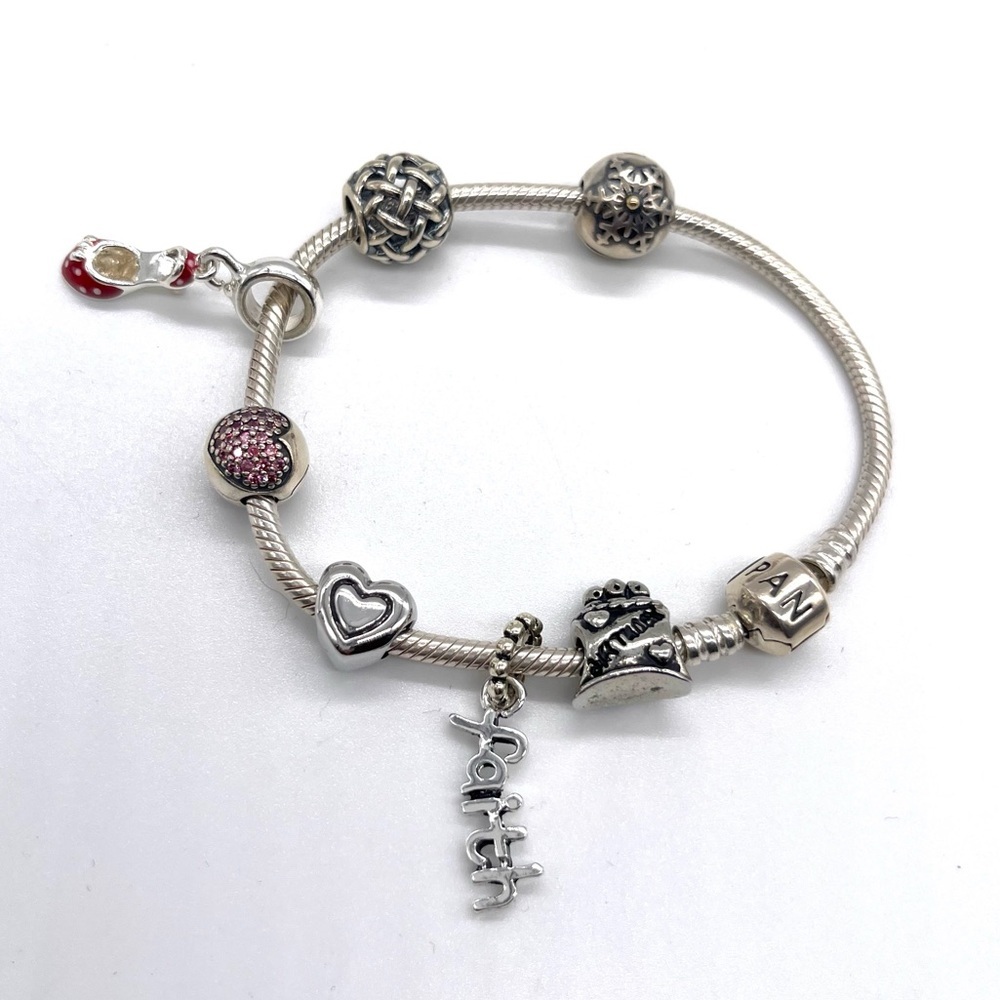 Pandora Bracelet with 7 charms